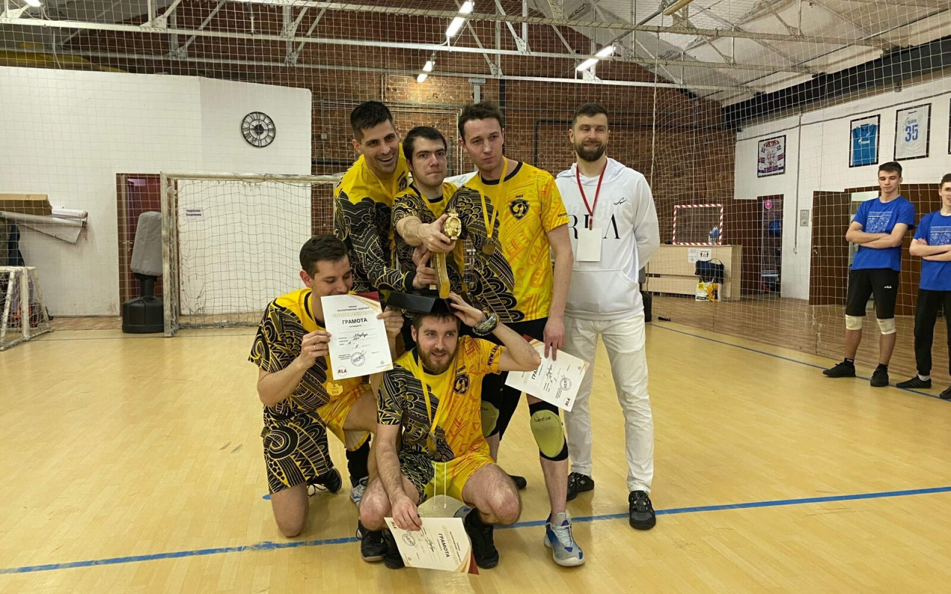 Только увидели, что пост 18+ не прогрузился. Исправляемся