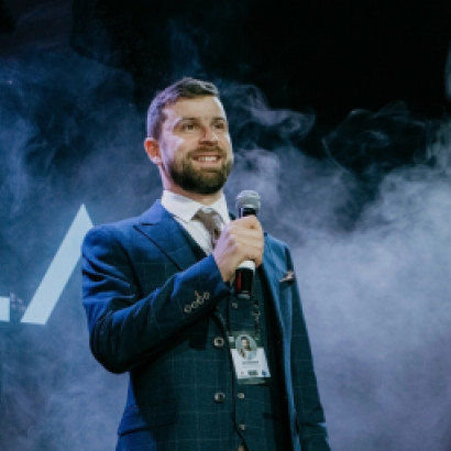 Сегодня день рождения основателя международной лиги лазертага LASERWAR - [https://vk.com/aleksandrchirko|Александра Чирко].